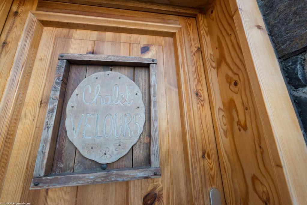 Cosy 4 Bedroom Chalet With Hot Tub Saint-Marcel  Exterior foto